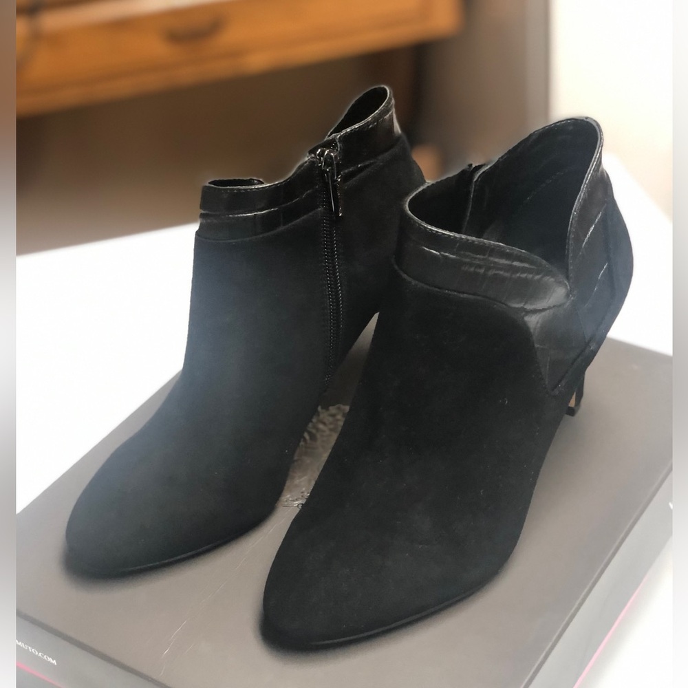 New-Vince Camuto Size 7W Black High Suede/Crocodile Ankle Booties W/ Side Zipper